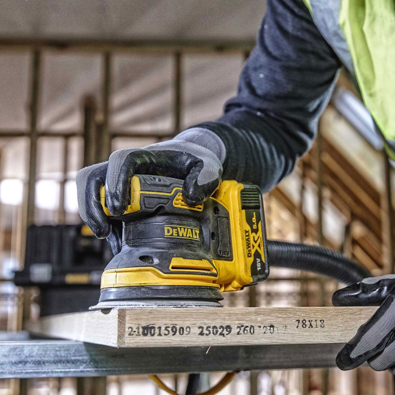 Акумулаторен ексцентършлайф DEWALT DCW210N, 18V, Ø125 mm, 12000 minˉ¹ - Image 5